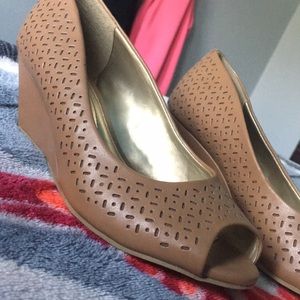 Tan wedges